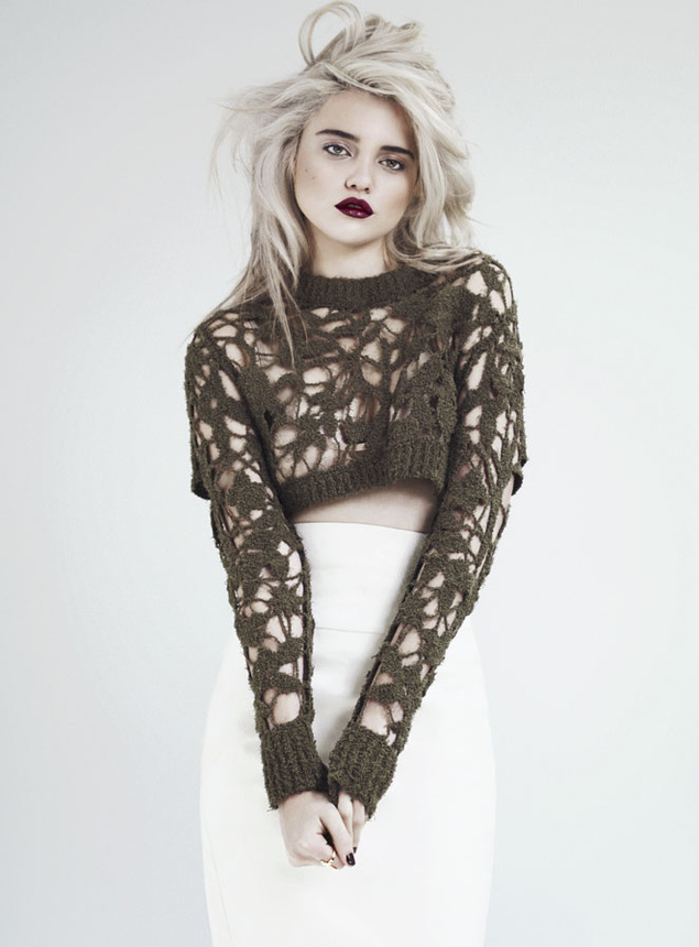 http://www.fashiongonerogue.com/wp-content/uploads/2013/03/sky_ferreira_4263_635x.jpg