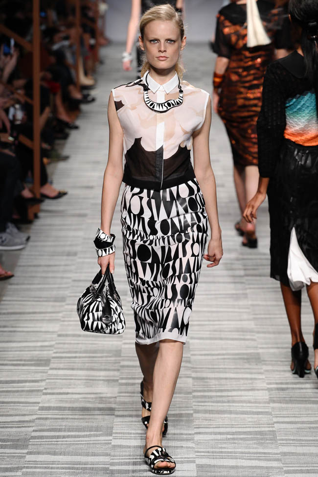 http://www.fashiongonerogue.com/wp-content/uploads/2013/09/missoni-spring-2014-35.jpg