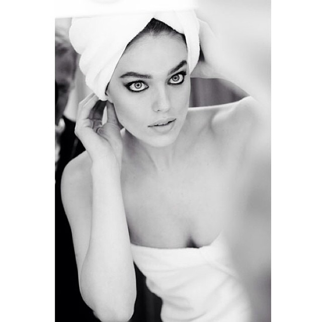 emily towel Miranda Kerr, Kate Upton + More Pose for Mario Testino in Towel Series 