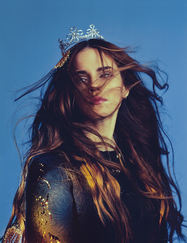 emma-watson-wonderland-shoot2