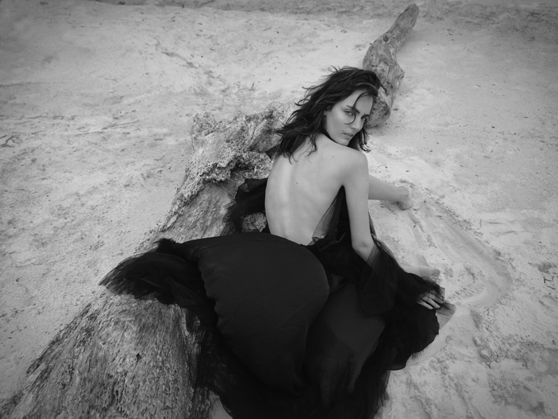 zuzanna bijoch eric guillemain1 The Beach: Zuzanna Bijoch Poses for Centrefold by Eric Guillemain