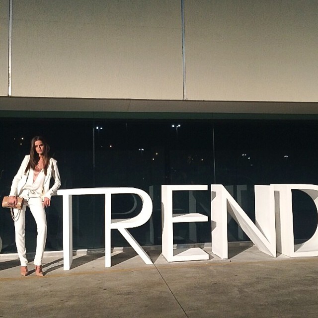 Izabel Goulart is trending