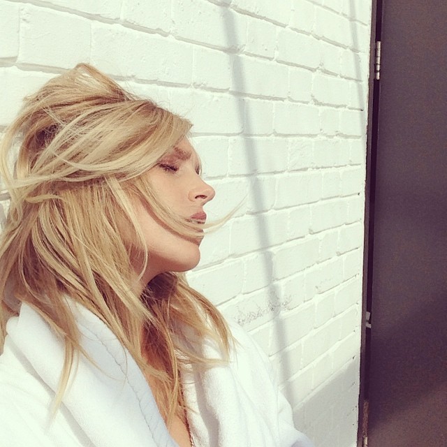 Anja Rubik relaxes in London