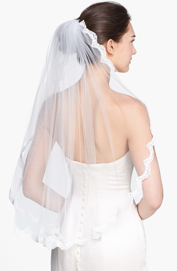 wedding-belles-lace-border-veil
