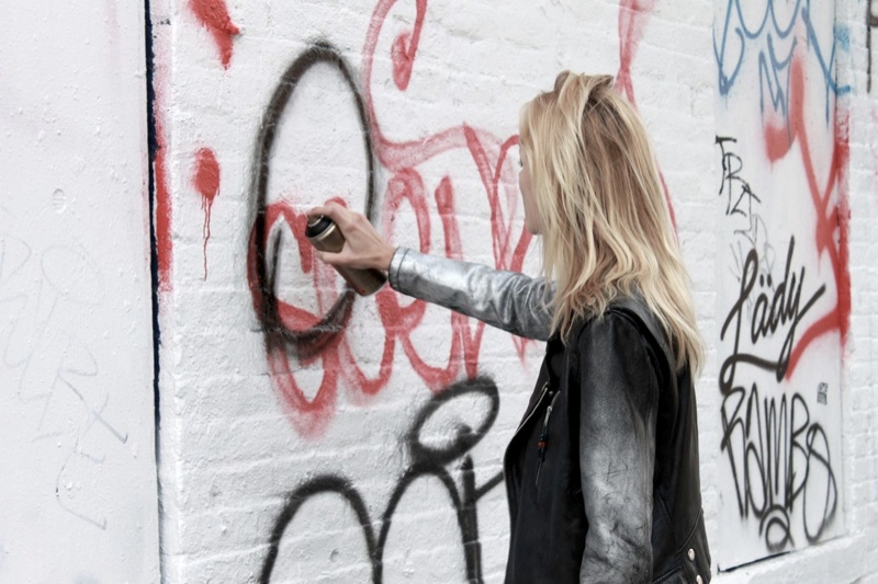 anja-blk-dnm-bts1