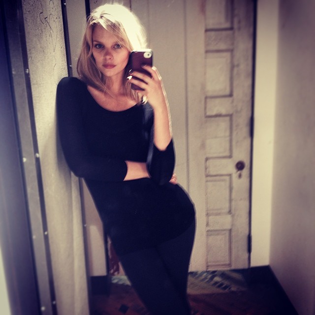 Marloes Horst takes a sultry selfie