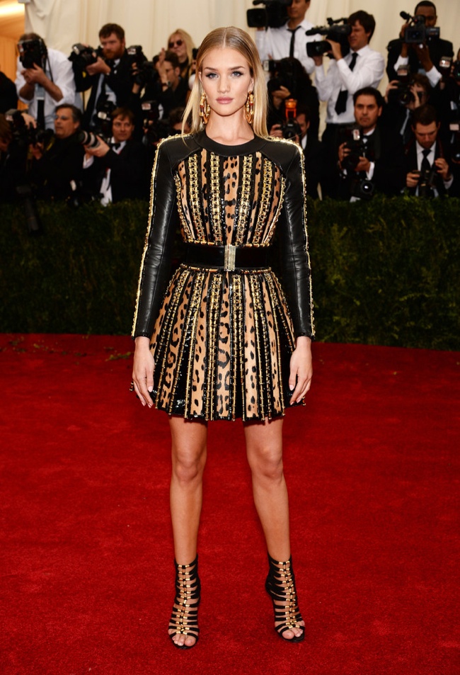 Rosie Huntington-Whiteley poses in Balmain fall 2014 look