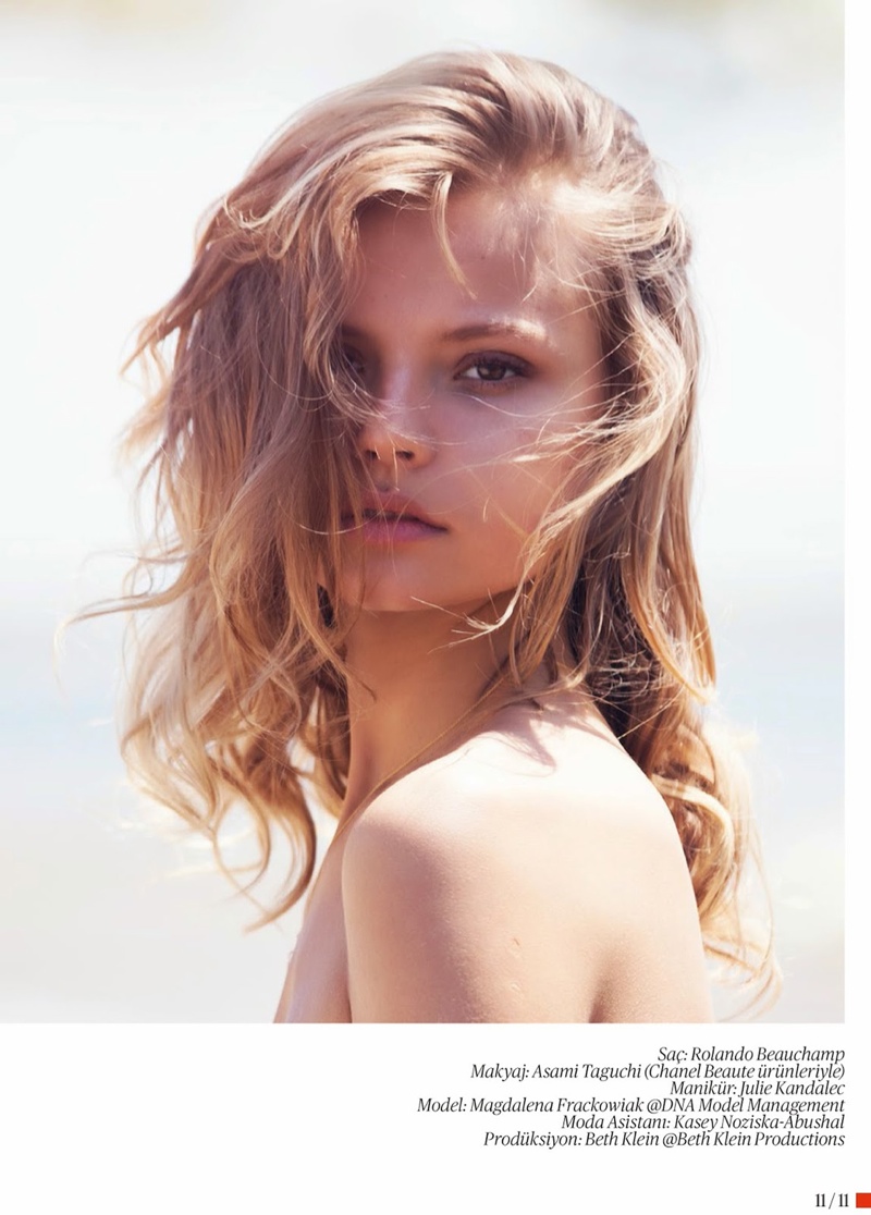 magdalena-frackowiak-swimsuit-shoot12