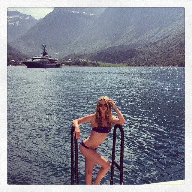 Anne V takes a bikini shot in Norway