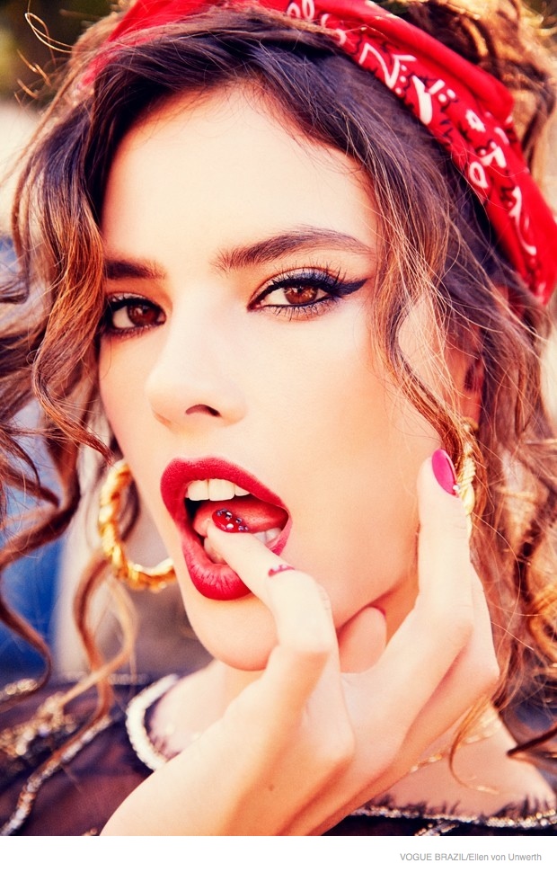 alessandra ambrosio ellen von unwerth 2014 01 Alessandra Ambrosio is a Modern Pin Up for Vogue Brazil by Ellen Von Unwerth