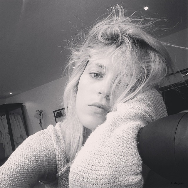 Anja Rubik looks tired in her selfie