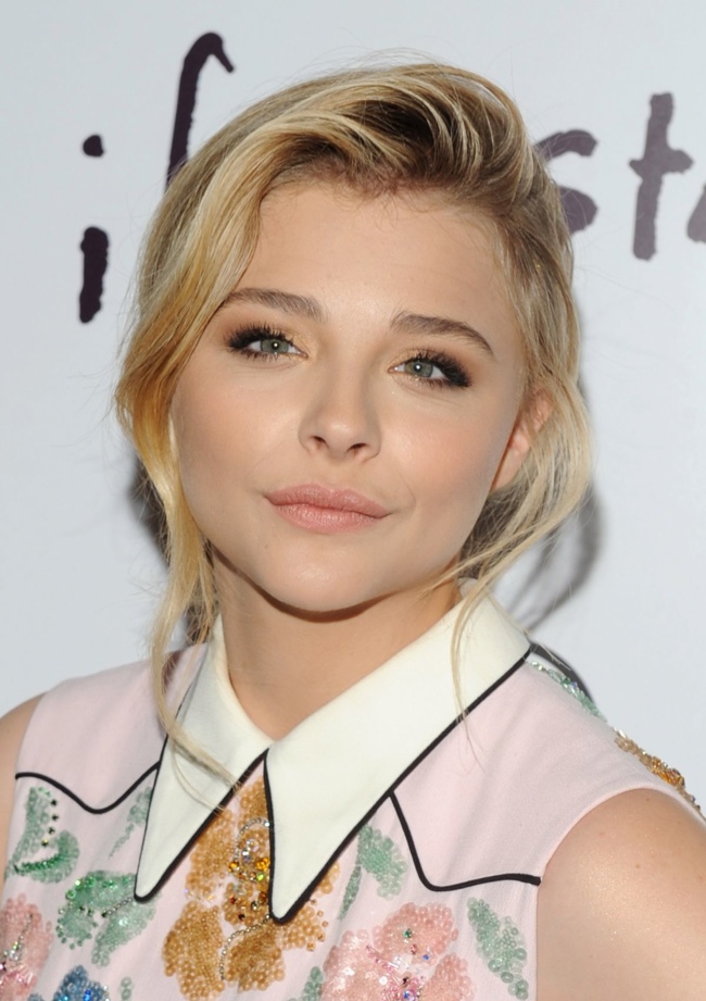 chloe-grace-moretz-miu-miu-pink-dress02