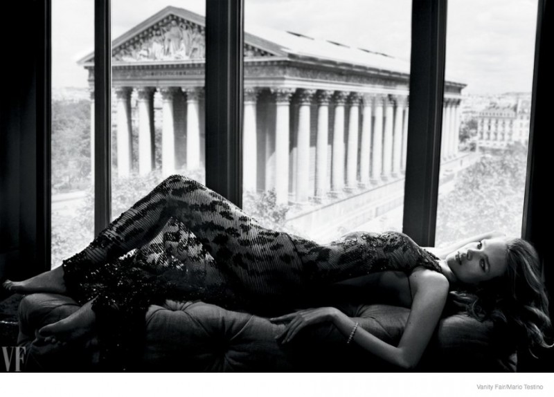 natalia-vodianova-vanity-fair-2014-mario-testino05