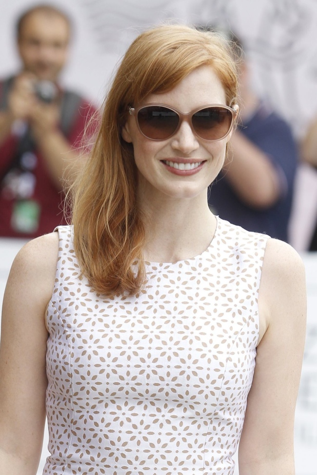 jessica-chastain-white-michael-kors-dress02