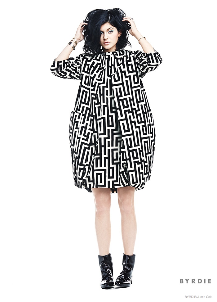 kylie-jenner-sixties-beauty-makeup04