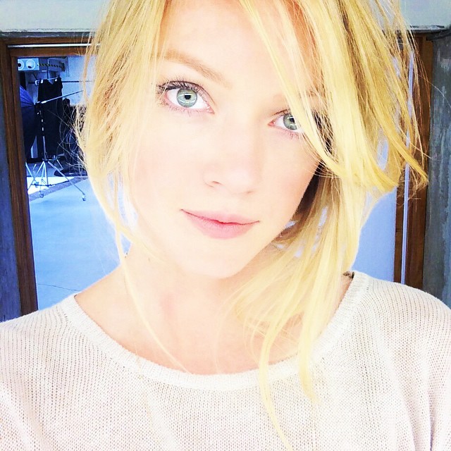 Lindsay Ellingson takes selfie