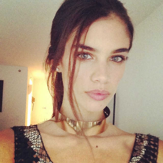 Sara Sampaio takes a closeup 