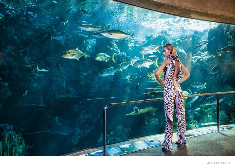 toni-garrn-underwater-shoot-agua-de-coco-2015-010