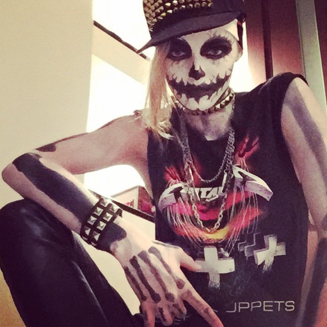Valentina Zelyaeva is a dead rocker