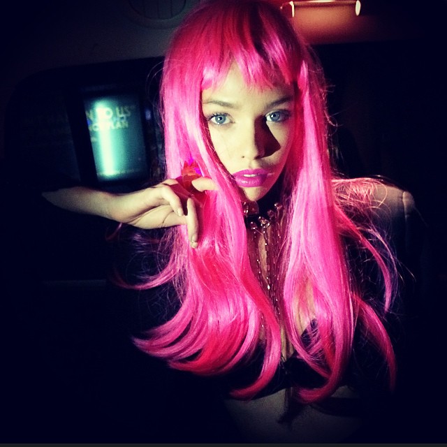 Stella Maxwell donned a pink wig