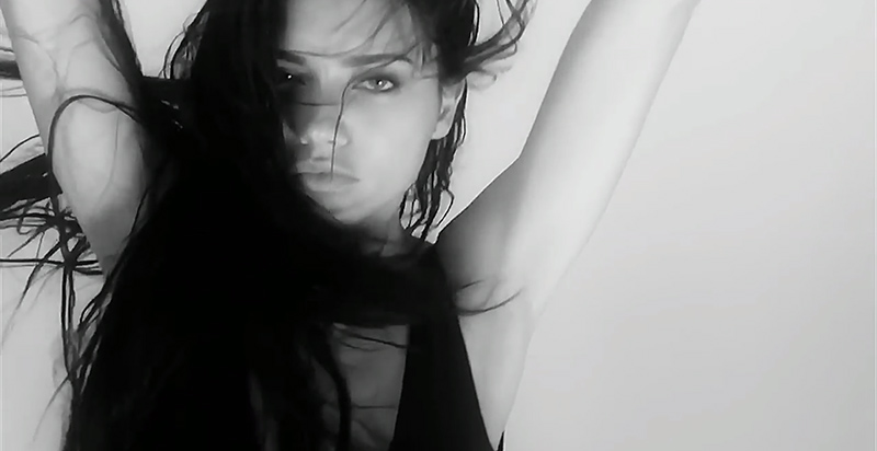 adriana-lima-love-video2