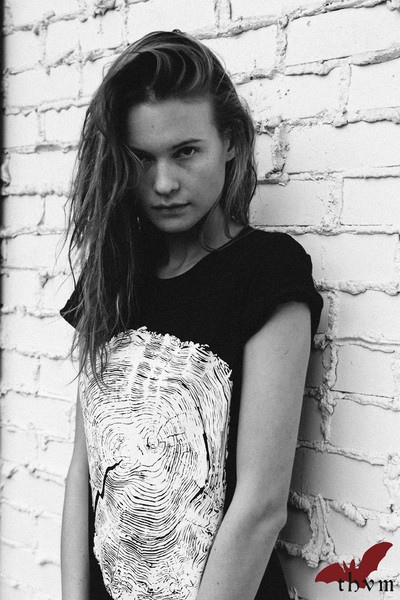 behati-prinsloo-thvm-clothing-2015-photos08
