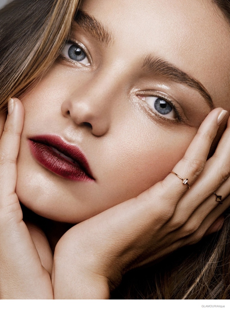 miranda-kerr-lipstick-makeup-2015-01