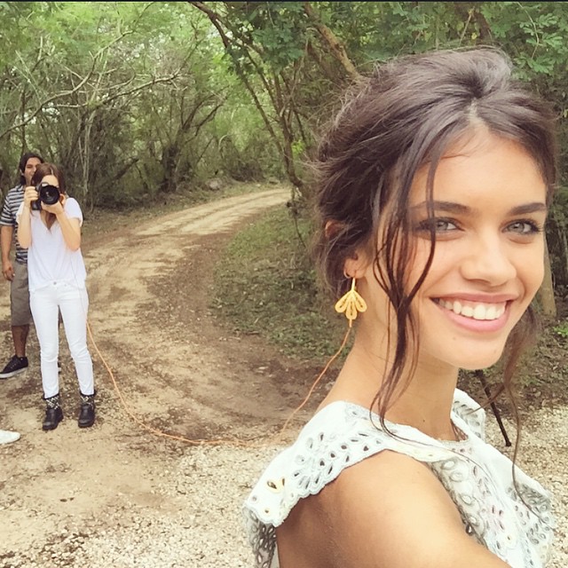 Sara Sampaio is all smiles on set
