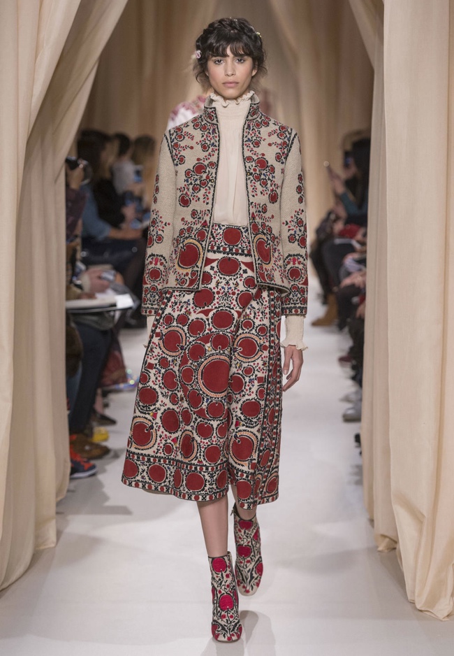 valentino-haute-couture-spring-2015-runway-photos03