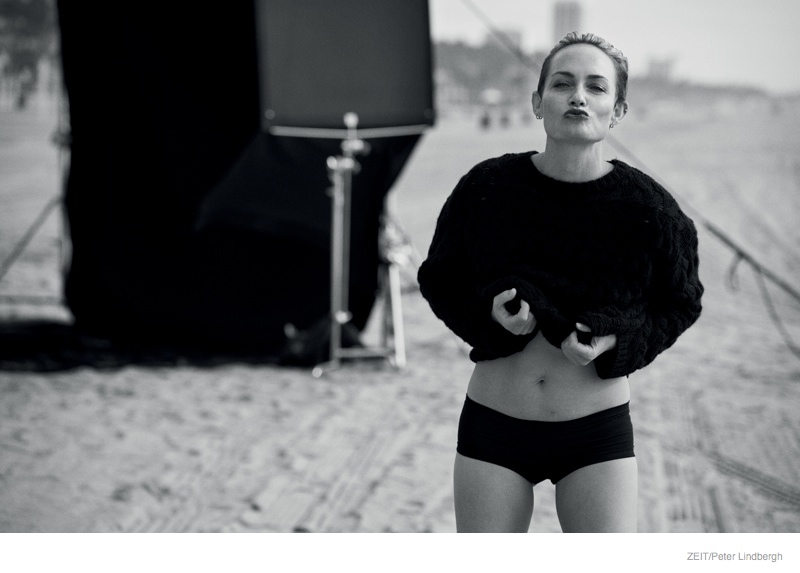 amber-valletta-black-white-editorial12