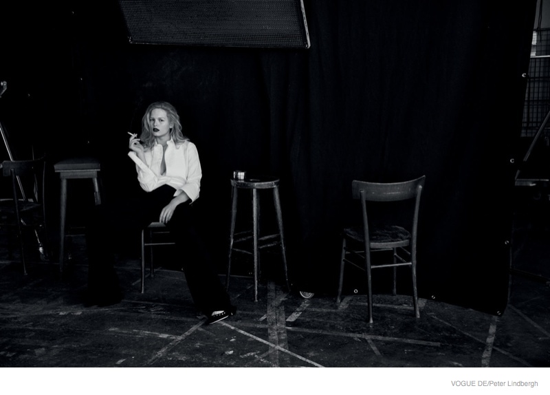 anna-ewers-peter-lindbergh-black-white06