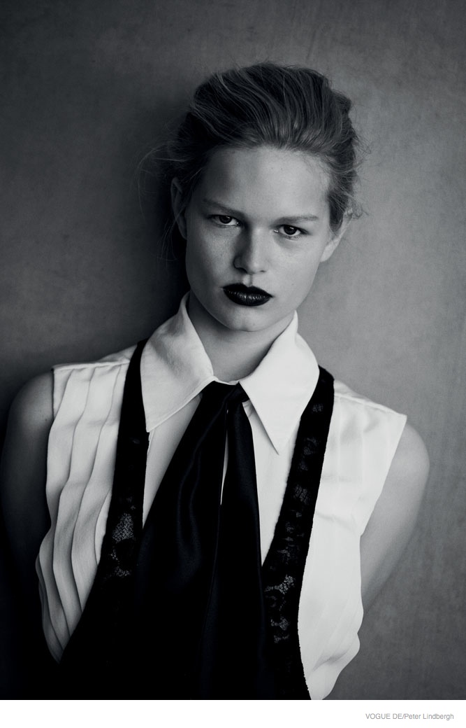 anna-ewers-peter-lindbergh-black-white08