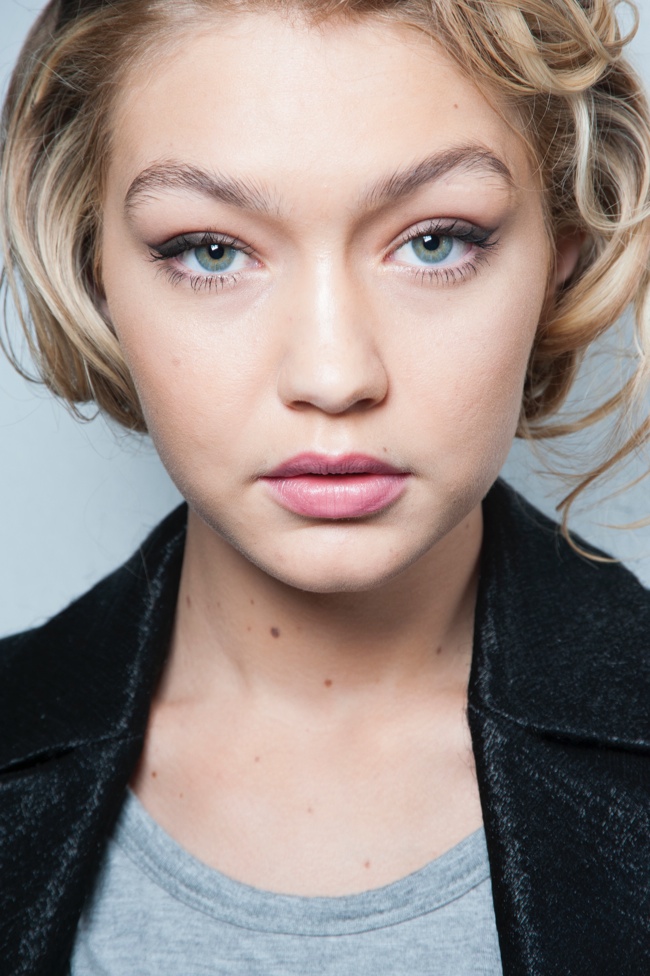 Gigi Hadid channels Marilyn Monroe at Max Mara fall 2015