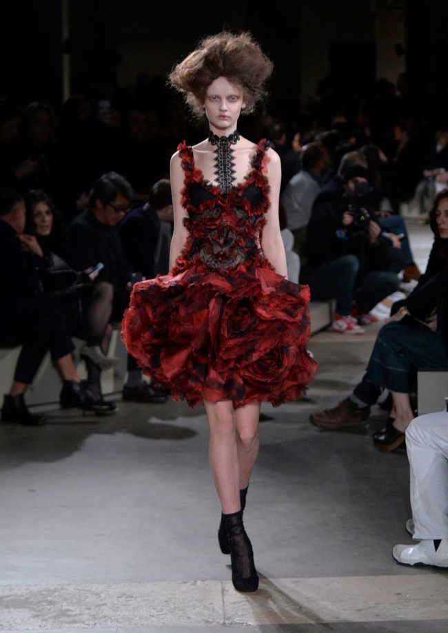 alexander-mcqueen-fall-winter-2015-runway29