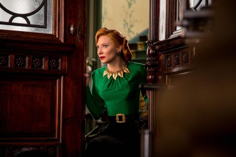 http://www.fashiongonerogue.com/wp-content/uploads/2015/03/cate-blanchett-cinderella-1940s-style-photo.jpg