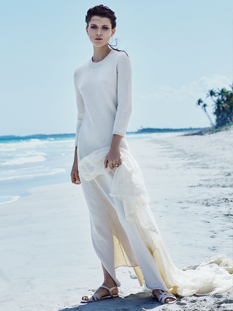 Chloe-Lecareux-Beach-Editorial10