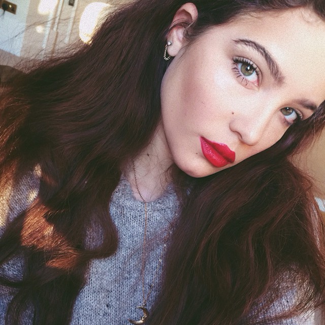 Halsey-Long-Brown-Hair.jpg