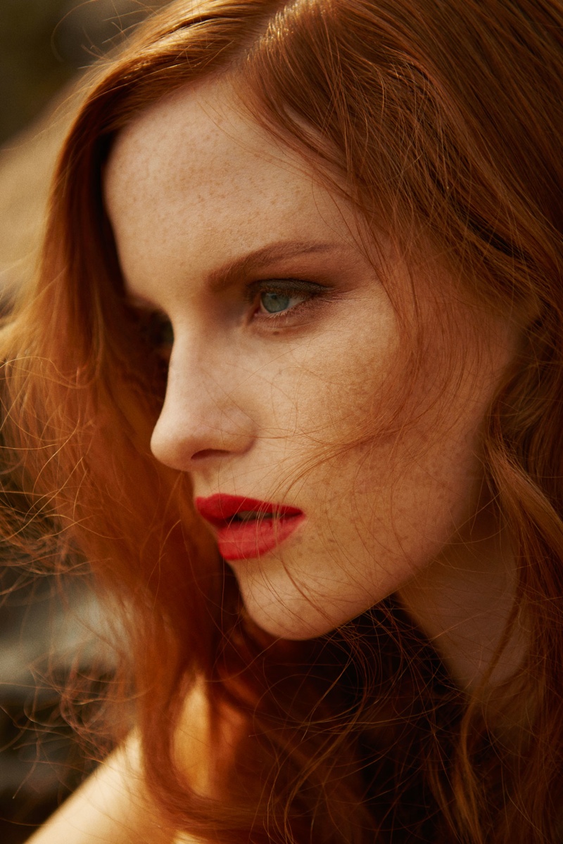 Magdalena-Jasek-Harpers-Bazaar-Turkey-June-2015-Cover-Shoot10