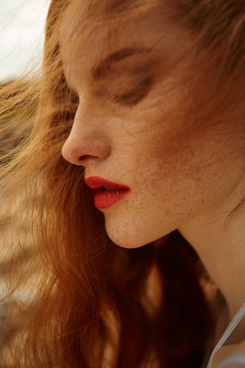 Magdalena-Jasek-Harpers-Bazaar-Turkey-June-2015-Cover-Shoot17