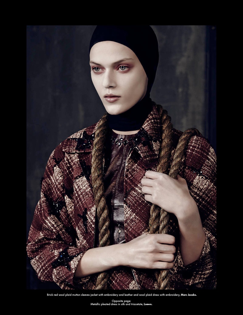 LOfficiel-Singapore-September-2015-Cover-Models-Editorial15