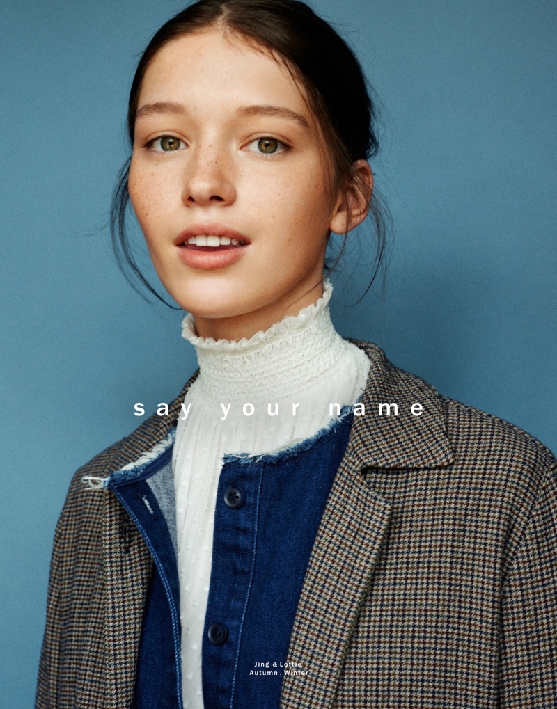 Zara TRF Embraces Oversized Style for Fall 2015 Ads Zara TRF Embraces Oversized Style for Fall 2015 Ads