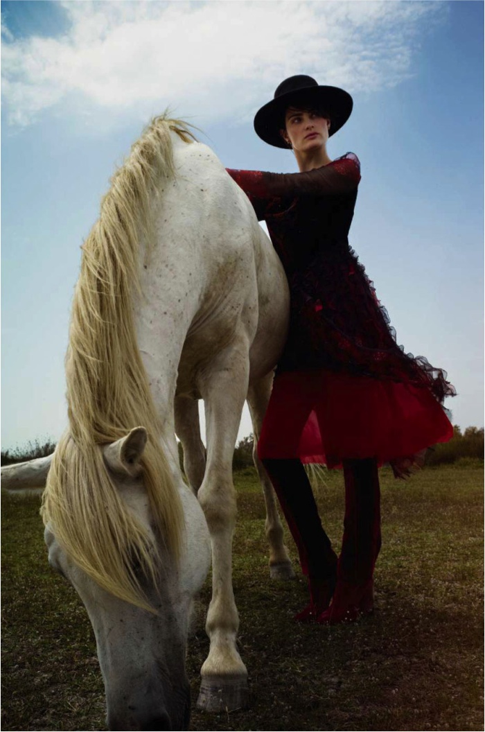 Isabeli-Fontana-ELLE-France-August-2015-Editorial17
