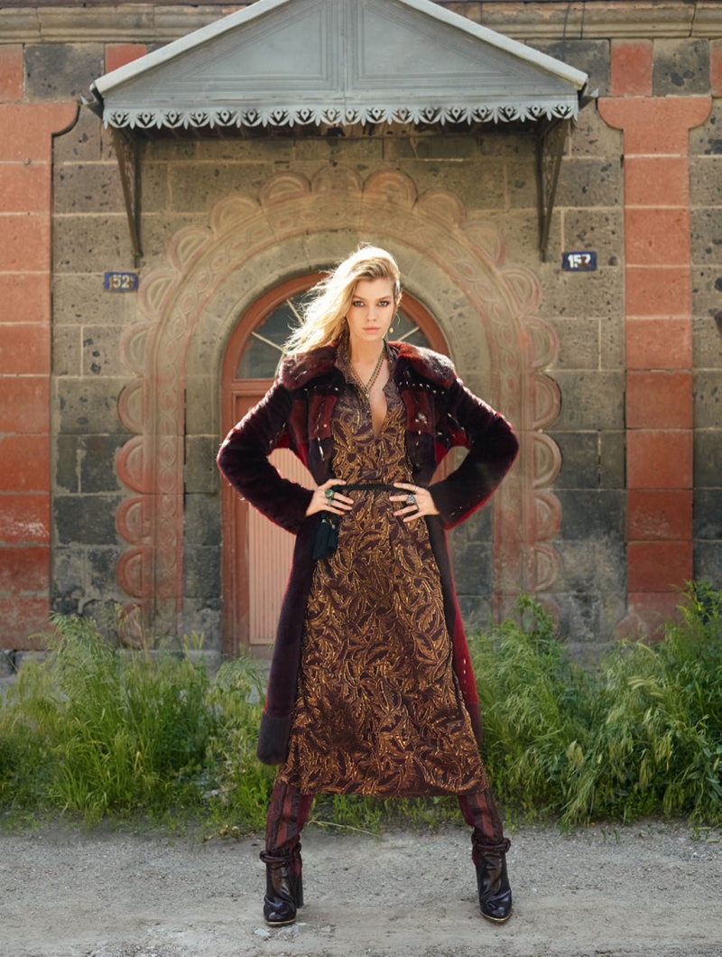 Stella-Maxwell-Vogue-Russia-October-2015-Editorial07