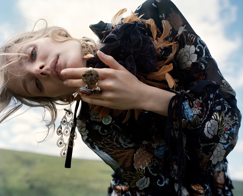 Alisa-Ahmann-PORTER-Fall-2015-Editorial11
