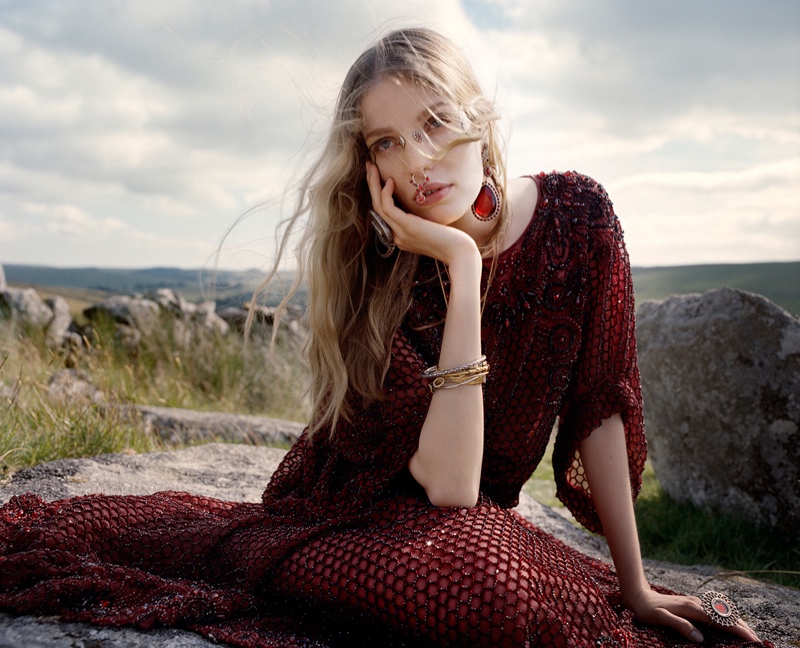 Alisa-Ahmann-PORTER-Fall-2015-Editorial13