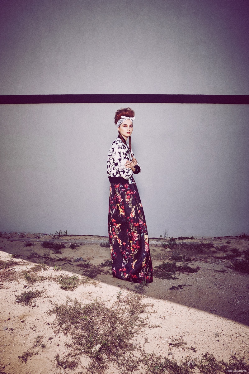 Jacket Maison Kitsuné, Dress Jonathan Cohen, Earrings Luz Ortiz, Rings Solomeina