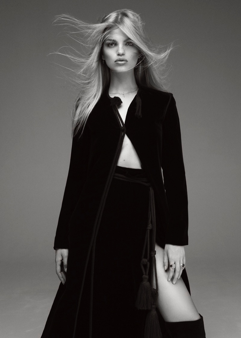 Daphne-Groeneveld-Glass-Magazine-Fall-2015-Cover-Editorial09
