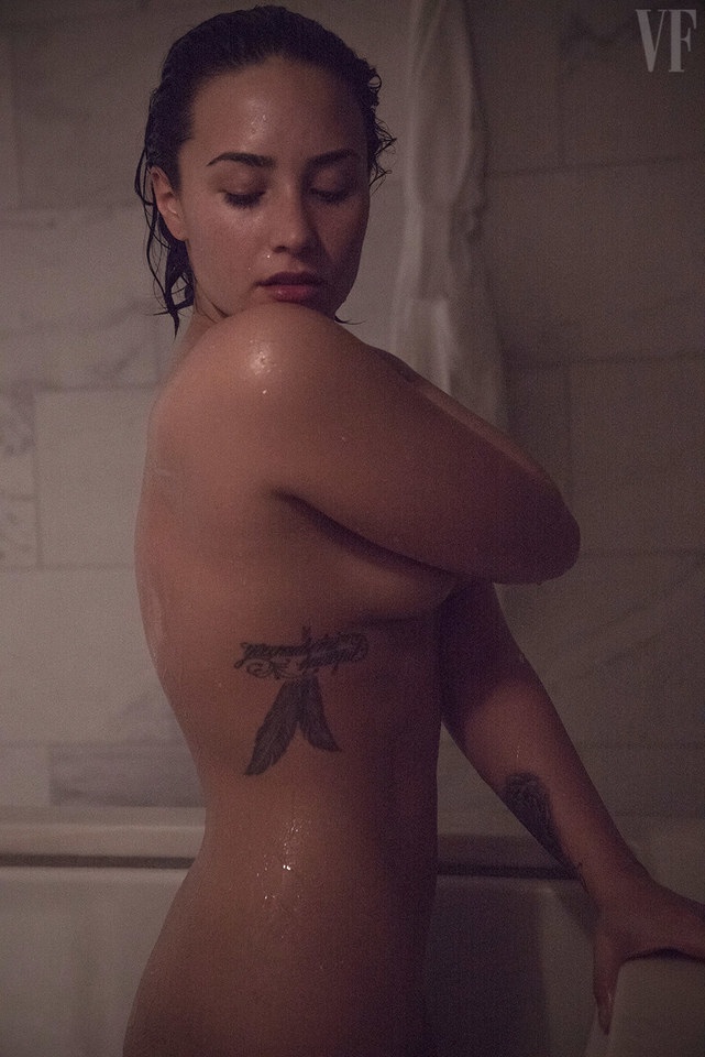 Demi Lovato Nude Pics 4