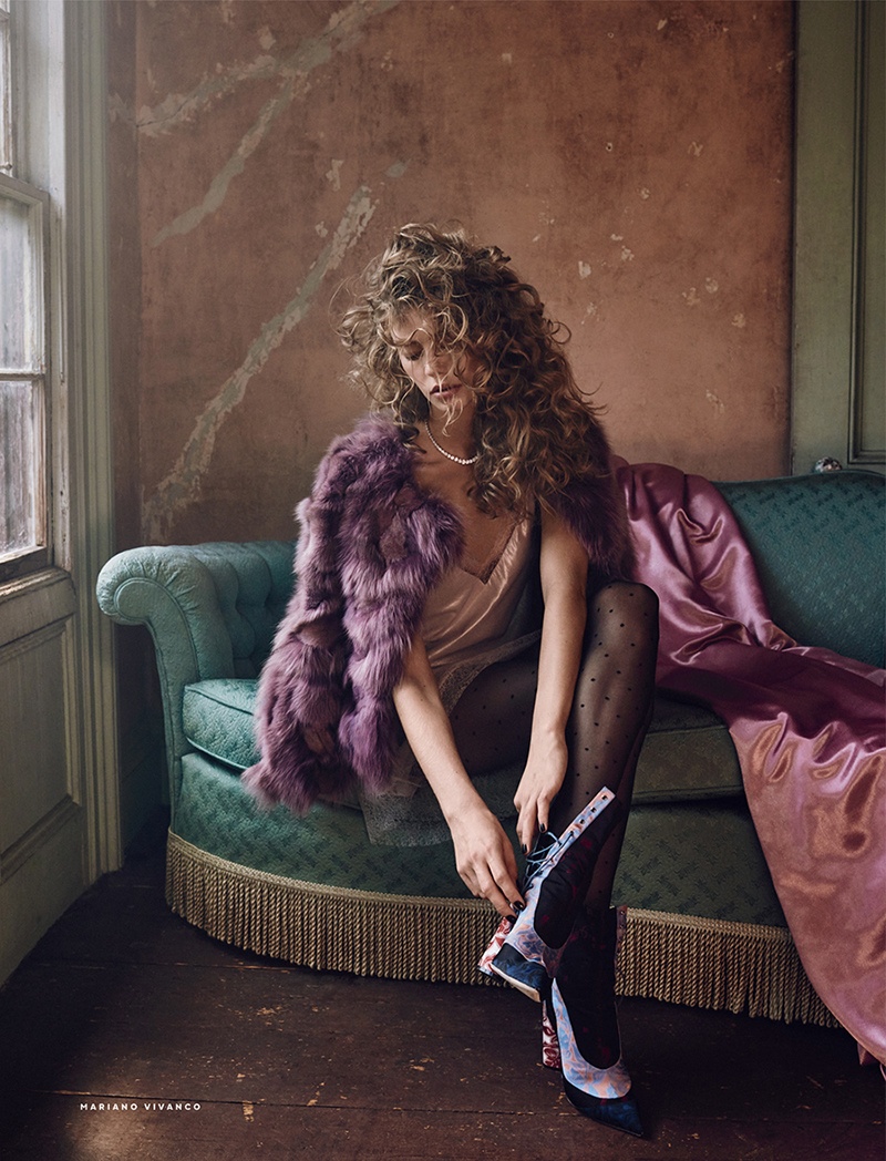 Ondria-Hardin-Vogue-Russia-November-2015-Cover-Editorial05