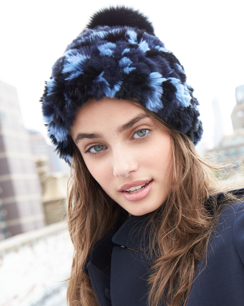 Taylor-Hill-Neiman-Marcus-Fall-2015-Photos05